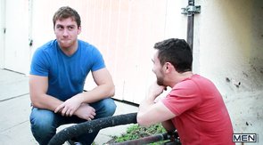 Hunks dressed in contrasting colors enjoy sex