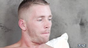 Two hung dudes kissing and sucking cocks on a bed