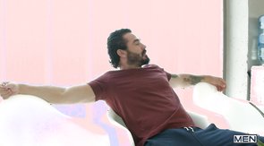 Leashed hunks fucking each other's beautiful faces