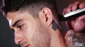 Stylish stud shaves and gets a blowjobs on cam