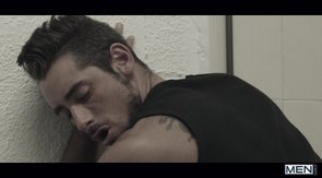 Black t-shirt dude gets rimmed and drilled in the bathroom