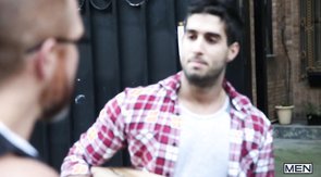 Wife-beater wearing Drill My Hole hunk gets jerked off