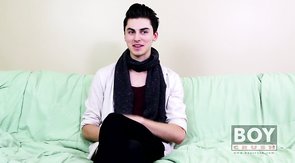 Pretentious scarf wearing twink masturbating with a toy