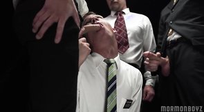 Younger Mormon boy gets blow-banged in the dark room