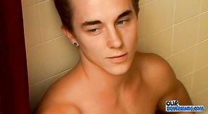 Our Boyfriends decide to lazily jerk off next to each other on cam