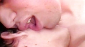 Sexy youngsters are kissing and sucking each other's poles