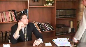 Astonishing boss asked his employee to blow his big boner