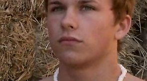 Two stunning men are screwing their friend in both sides