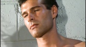 Experienced cocksucker is blowing two loaded dicks at the same time