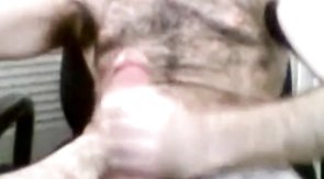 Very hairy daddy bear on cam