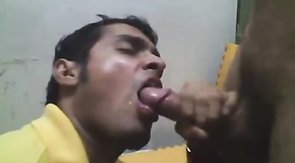 Chupando la  verga de Beto (3'46'')