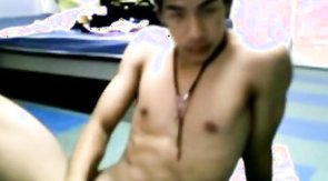 Cute Thai guy jerk and cum