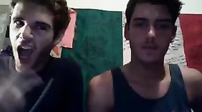 Amateur youngsters are having sex on webcam!