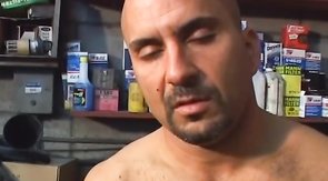 Sexy Bear Boyfriend is giving an amazing deep head