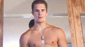 Sexy straight bodybuilder demonstrating his dick