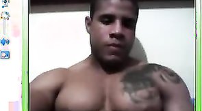 Tattooed bodybuilder posing fully naked on webcam