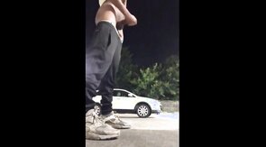 Sega e sborrata al parcheggio