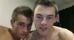 Two cocky twinks in love and naked on cam