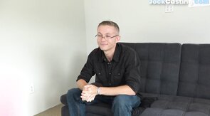 Casting spex amateur jerks off in solo action