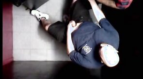 Bombeiro gringo flagrado mamando negao