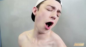 Skinny boyfriend is screaming from a hot anal pleasure