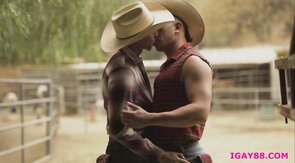 Clark Davis swallows Vincent Oriellys stiff cock