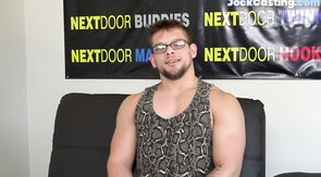 Shaved hunky geek enjoys solo wanking at his audition