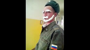 Soldado gostosinho flagrado no banho