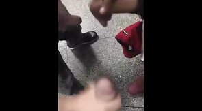 Putaria em banheirao publico