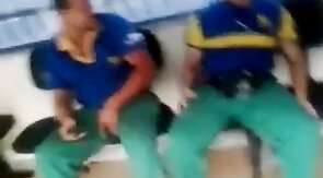 Metalurgico querendo pegar no pau do colega