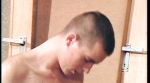 Muscled boyfriend cums on a dick of his lover!