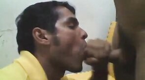 Chupando la  verga de Beto (3'46'')