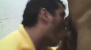 Chupando la  verga de Beto (3'46'')