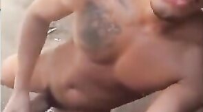 Caipira roludo dando gozadinha