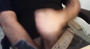 Maduro bonito e tesudo na  punheta