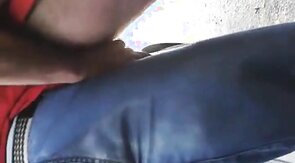 maduro me folla en aparcamiento