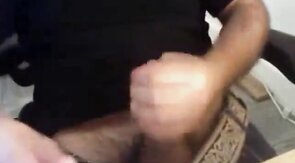 Maduro bonito e tesudo na  punheta