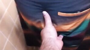 Caminhoneiros se pegando no banheiro