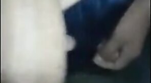 Cabeleireiro pega no pau do cliente