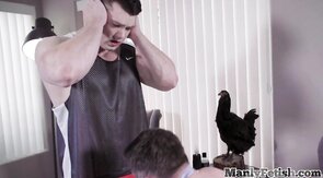 Muscled active stud barebacks bottom after getting suck