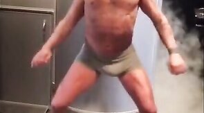 bulto Gianluca Vacchi
