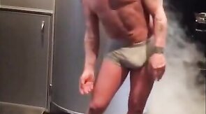 bulto Gianluca Vacchi