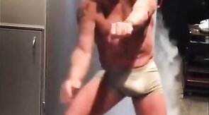 bulto Gianluca Vacchi