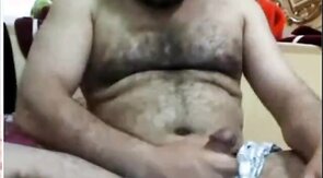 Punheta do maduro arabe