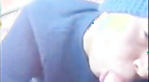 Novinho mama rolao e toma gala no carro