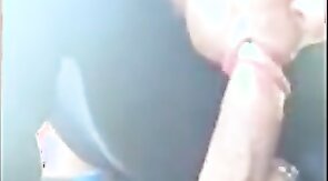 Novinho mama rolao e toma gala no carro