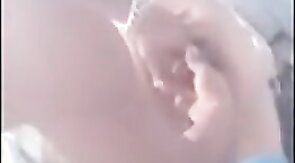 Mecanico leva dedada no cu por R$200