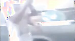 Mecanico leva dedada no cu por R$200