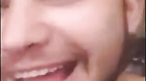 Mecanico leva dedada no cu por R$200