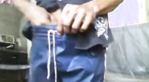 Sri Lankan guy jerking of for Web Cam